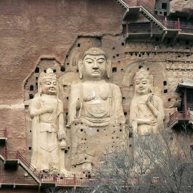 東崖大佛麥積山石窟藝術(shù)研究所